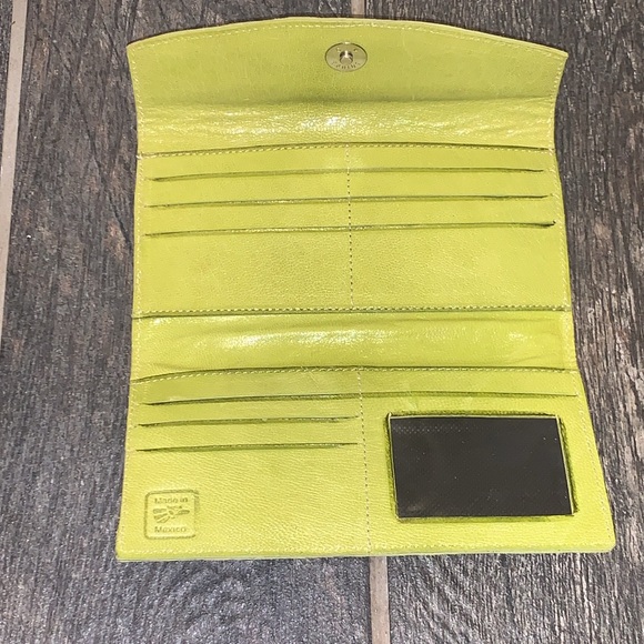 NEW! Beautiful Hand Tooled 100% Leather Lime Green With Coco Accent Wallet - Picture 4 of 10